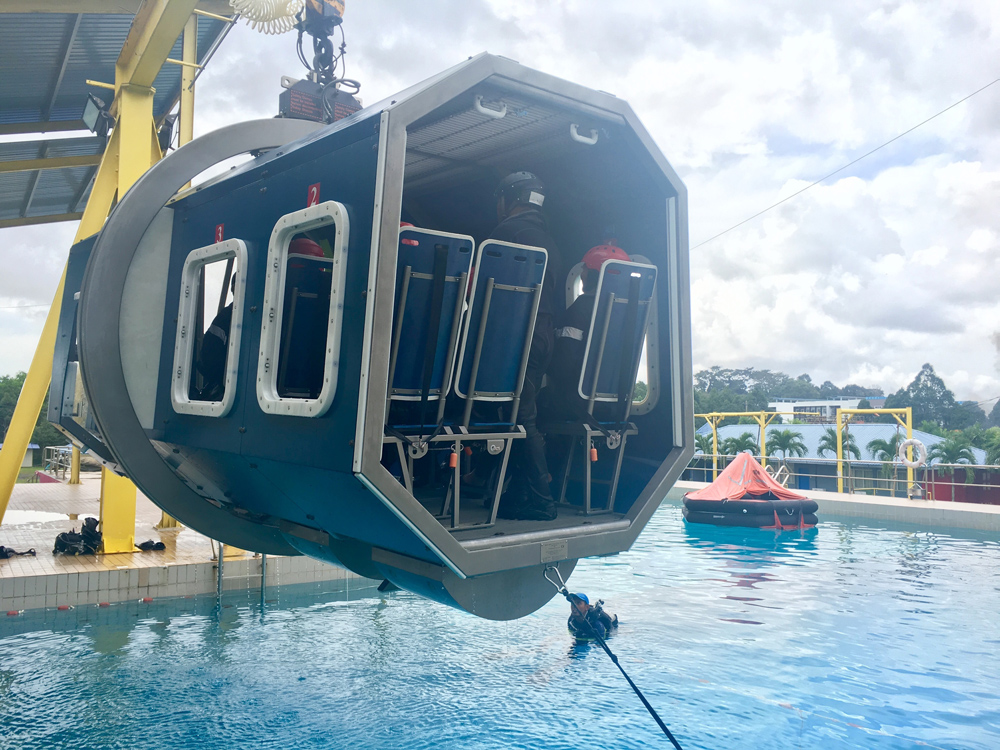 Opito T-Huet Warm Water Helicopter Emergency Training